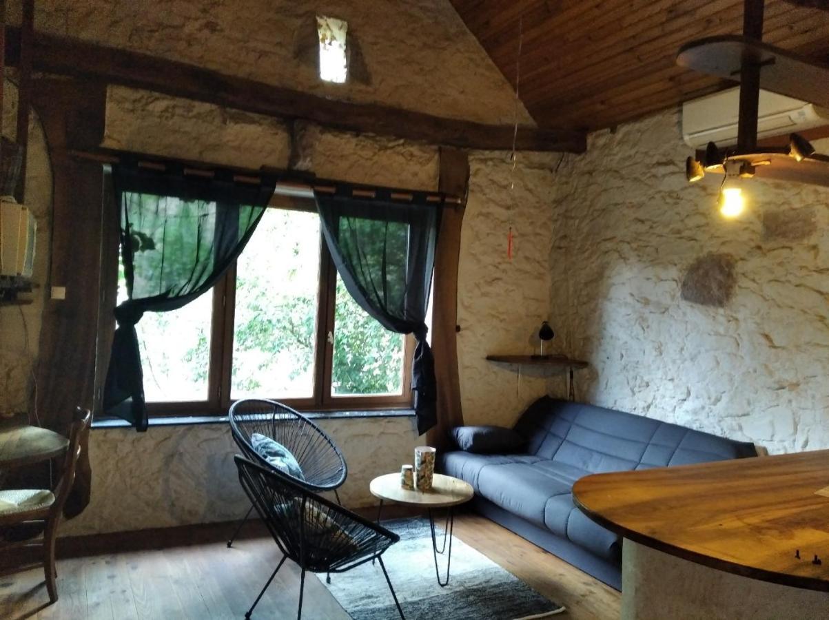 Grange Renovee En Pleine Nature Valady Εξωτερικό φωτογραφία