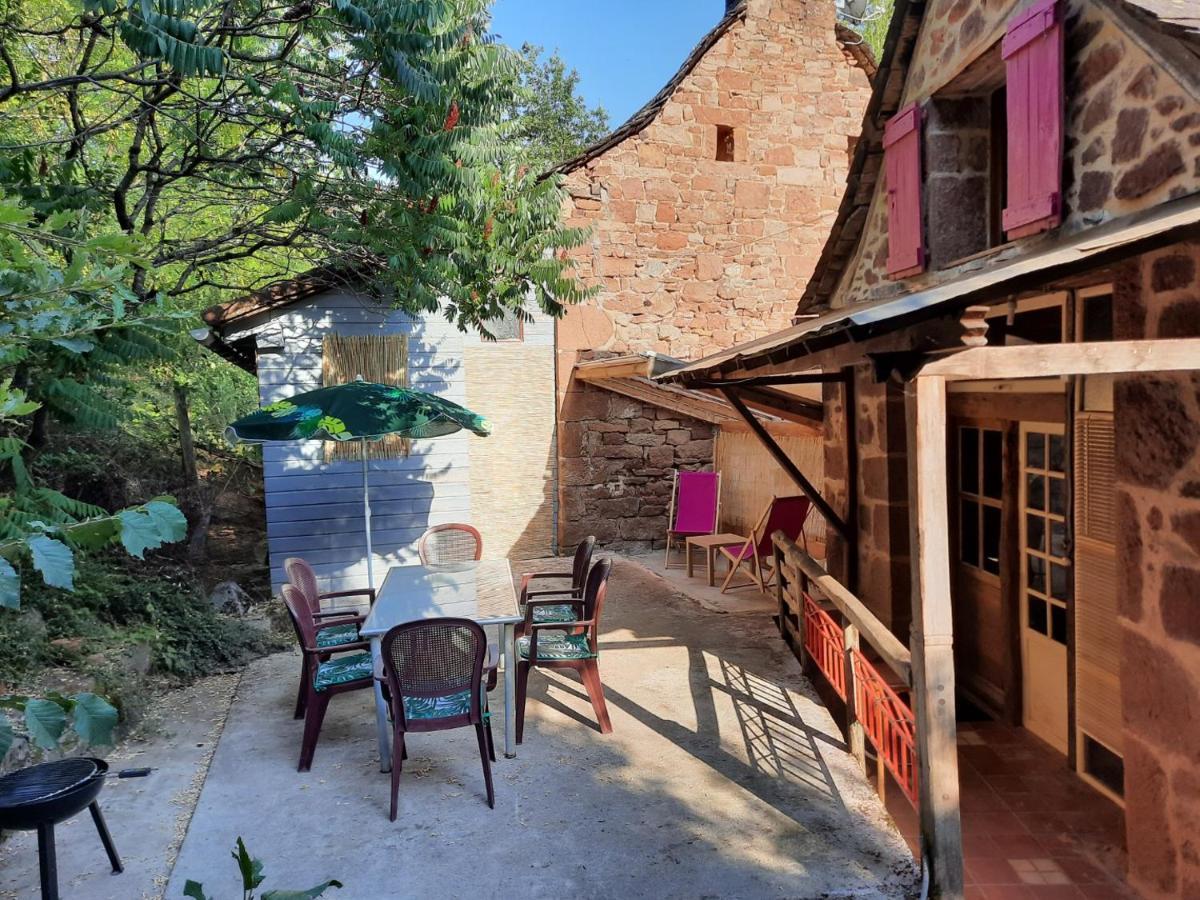 Grange Renovee En Pleine Nature Valady Εξωτερικό φωτογραφία